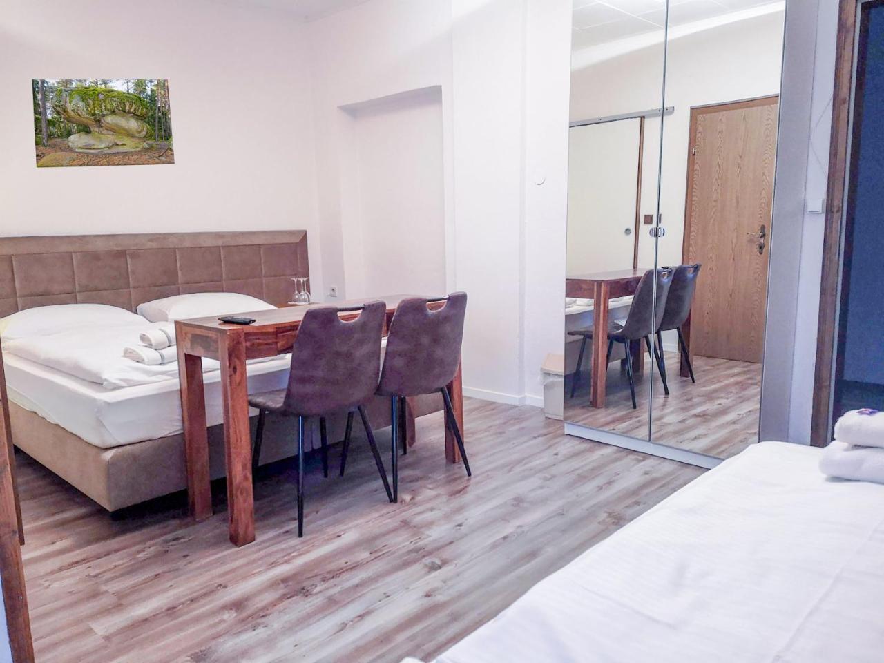 Pension Zum Meridianstein Гмюнд Экстерьер фото